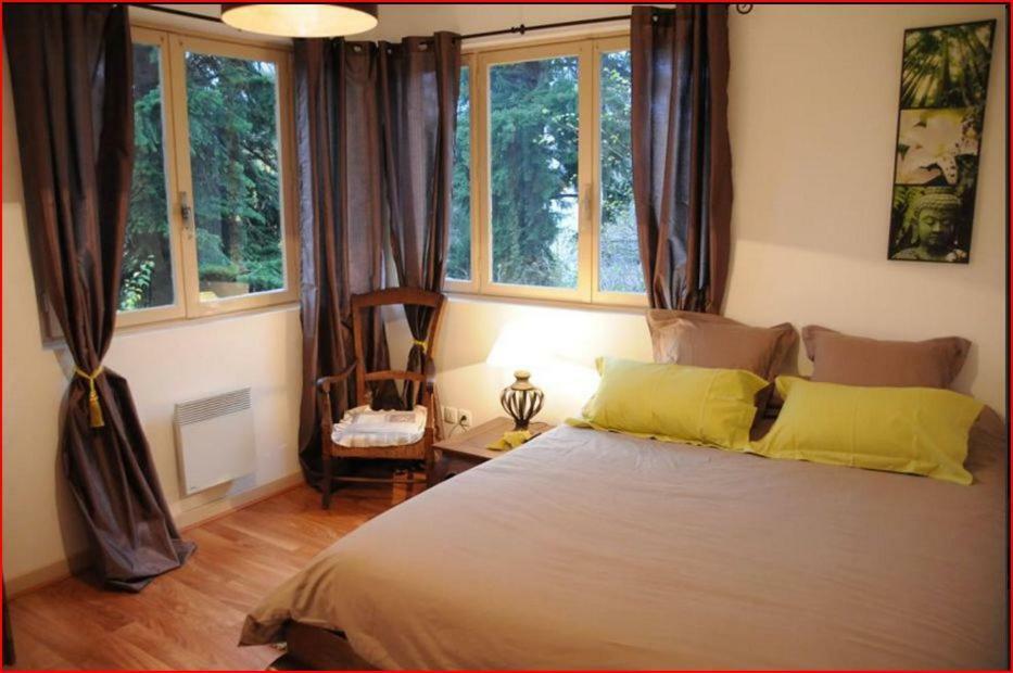 Villa Castel Maison-Table D'Hotes & Jardin-Refuge De Biodiversite Rillieux-la-Pape 외부 사진